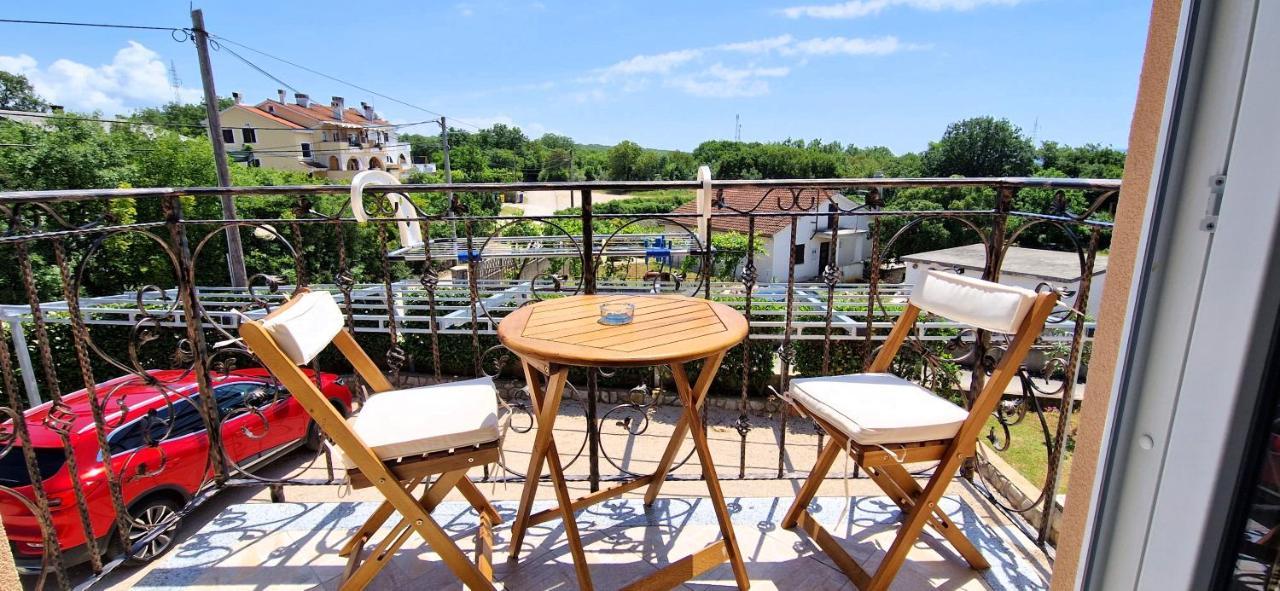 Apartments Pinezic Skrbcici Екстер'єр фото