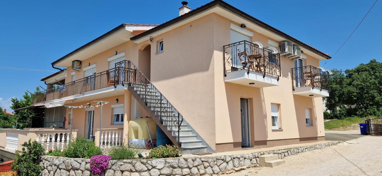 Apartments Pinezic Skrbcici Екстер'єр фото